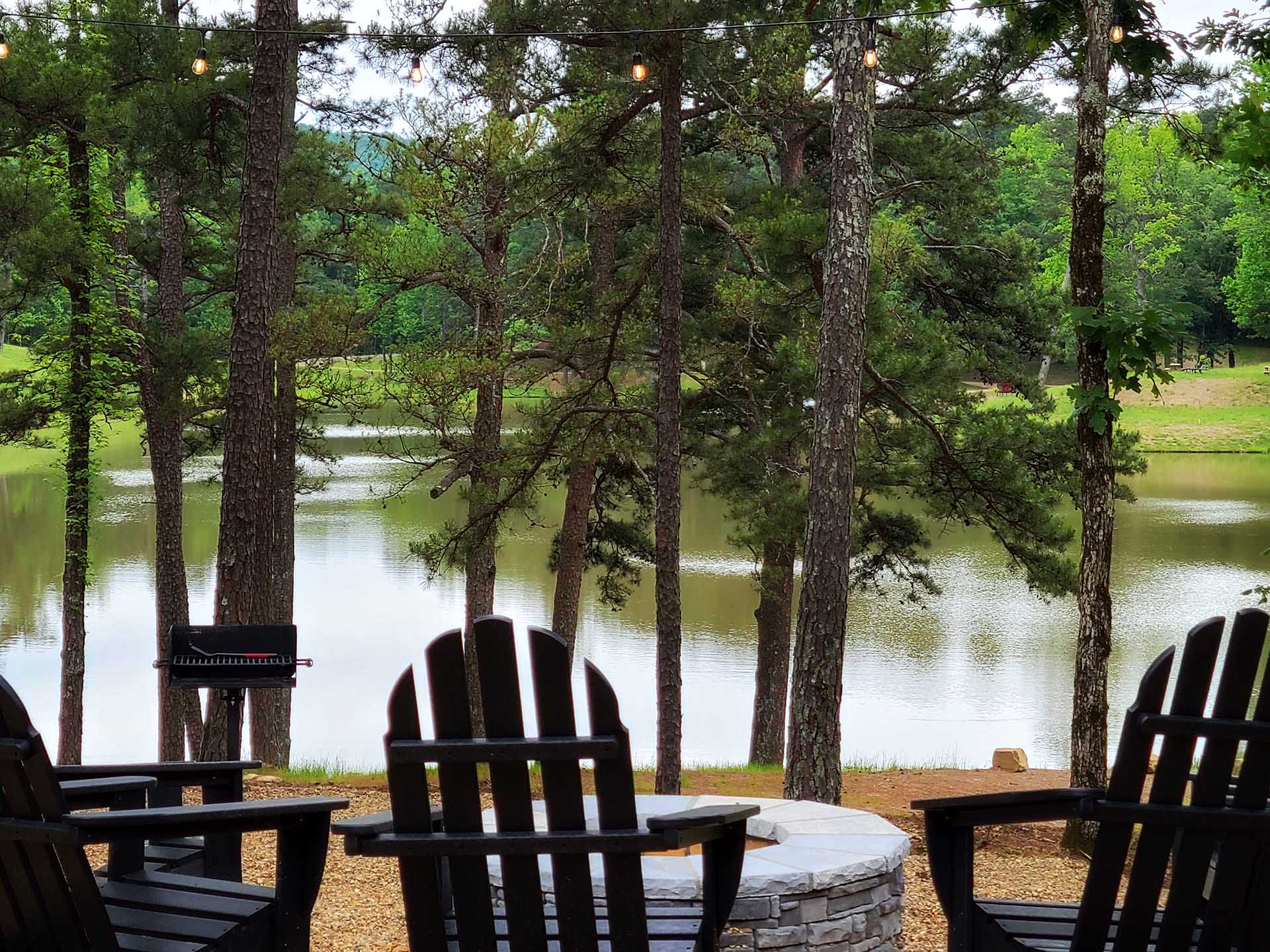 bethesda_lake_pointe_chairs_view